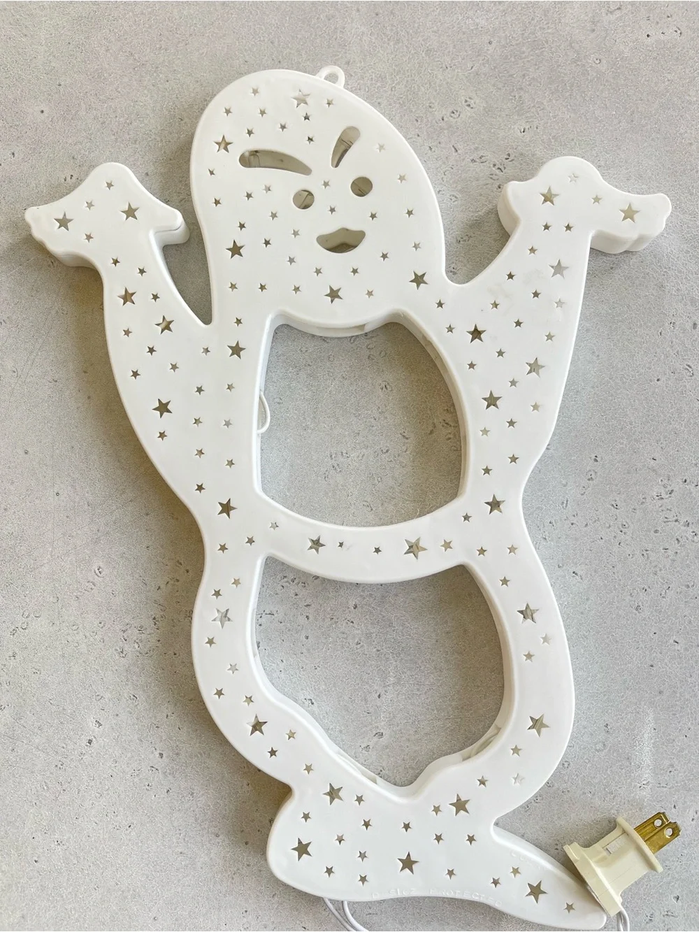 Vintage Ghost Halloween Wall Mounted Plug-In Wall Light White Plastic Spooky